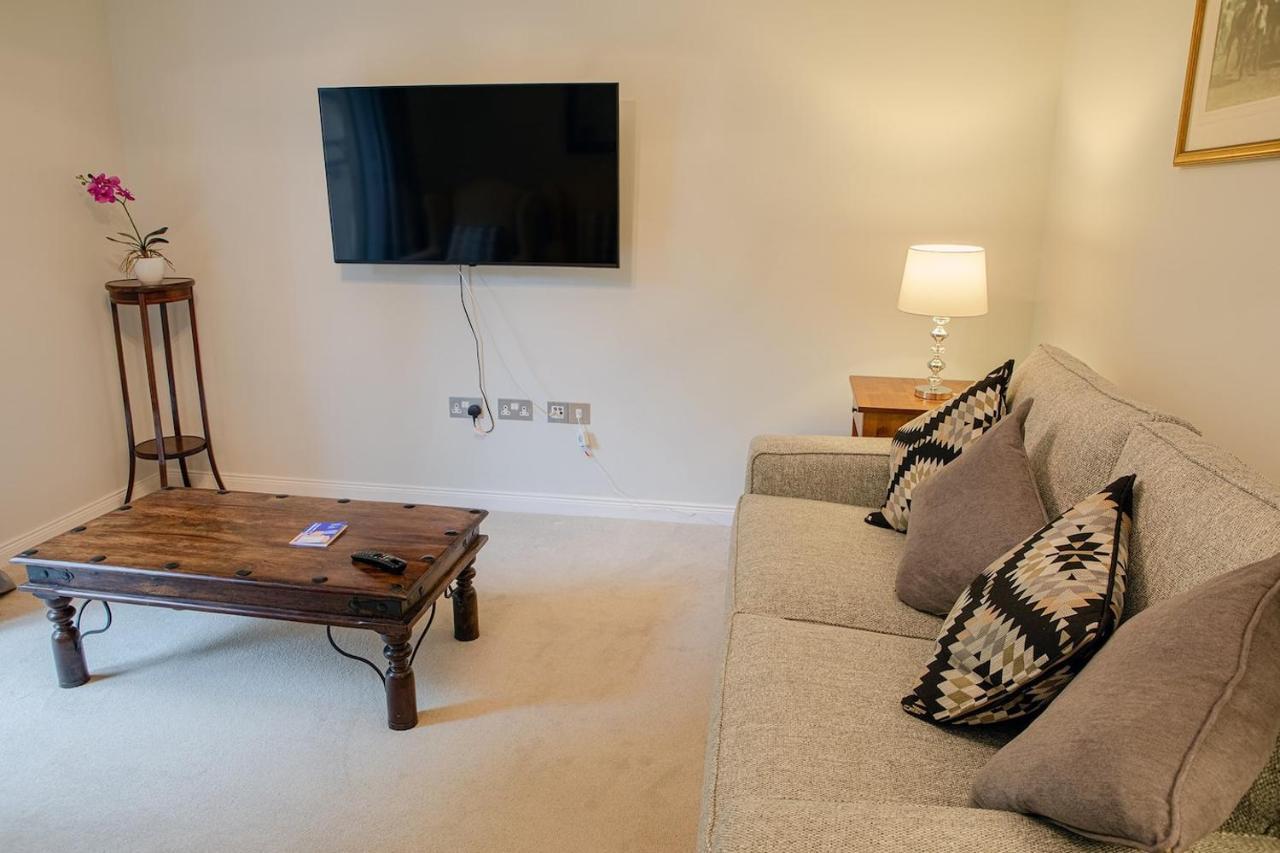 Hedgefield House - Serene Top Floor Flat Inverness Exterior foto